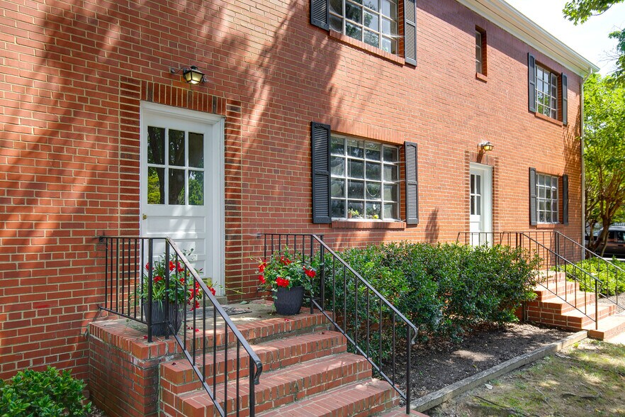 3230 W Grace St, Richmond, VA à vendre - Photo du bâtiment - Image 2 de 17