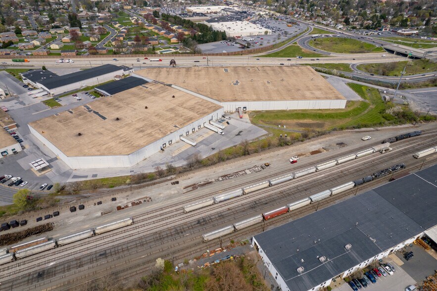 378 Freight St, Camp Hill, PA for lease - Building Photo - Image 2 of 3