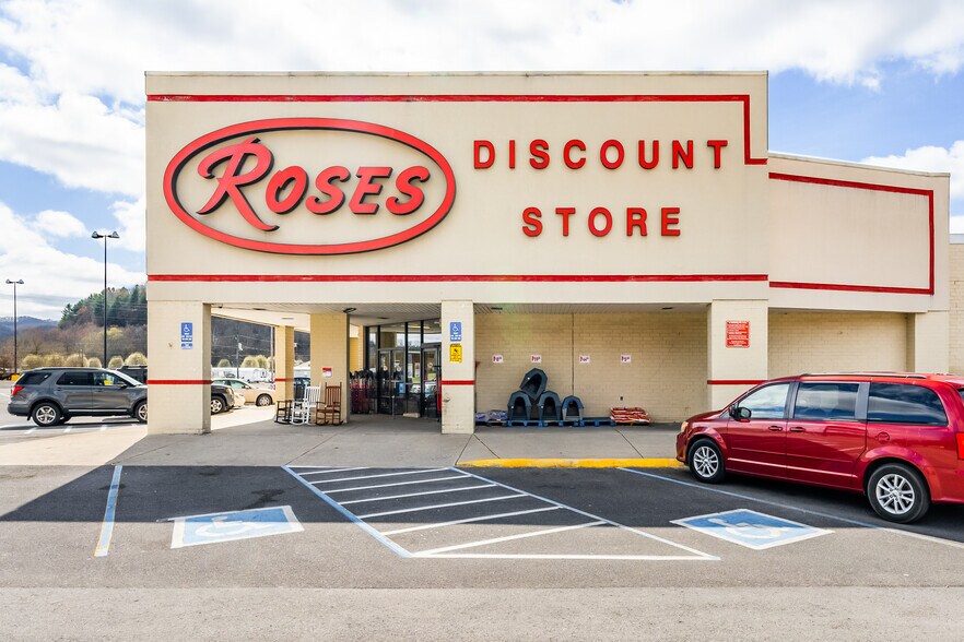 2940 Clinch St, Richlands, VA à louer - Photo du bâtiment - Image 3 de 16