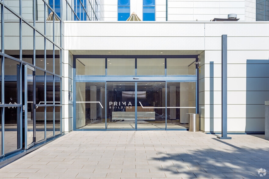 Plaça de la Volateria, 1, El Prat de Llobregat, Barcelona à louer - Photo du bâtiment - Image 3 de 5