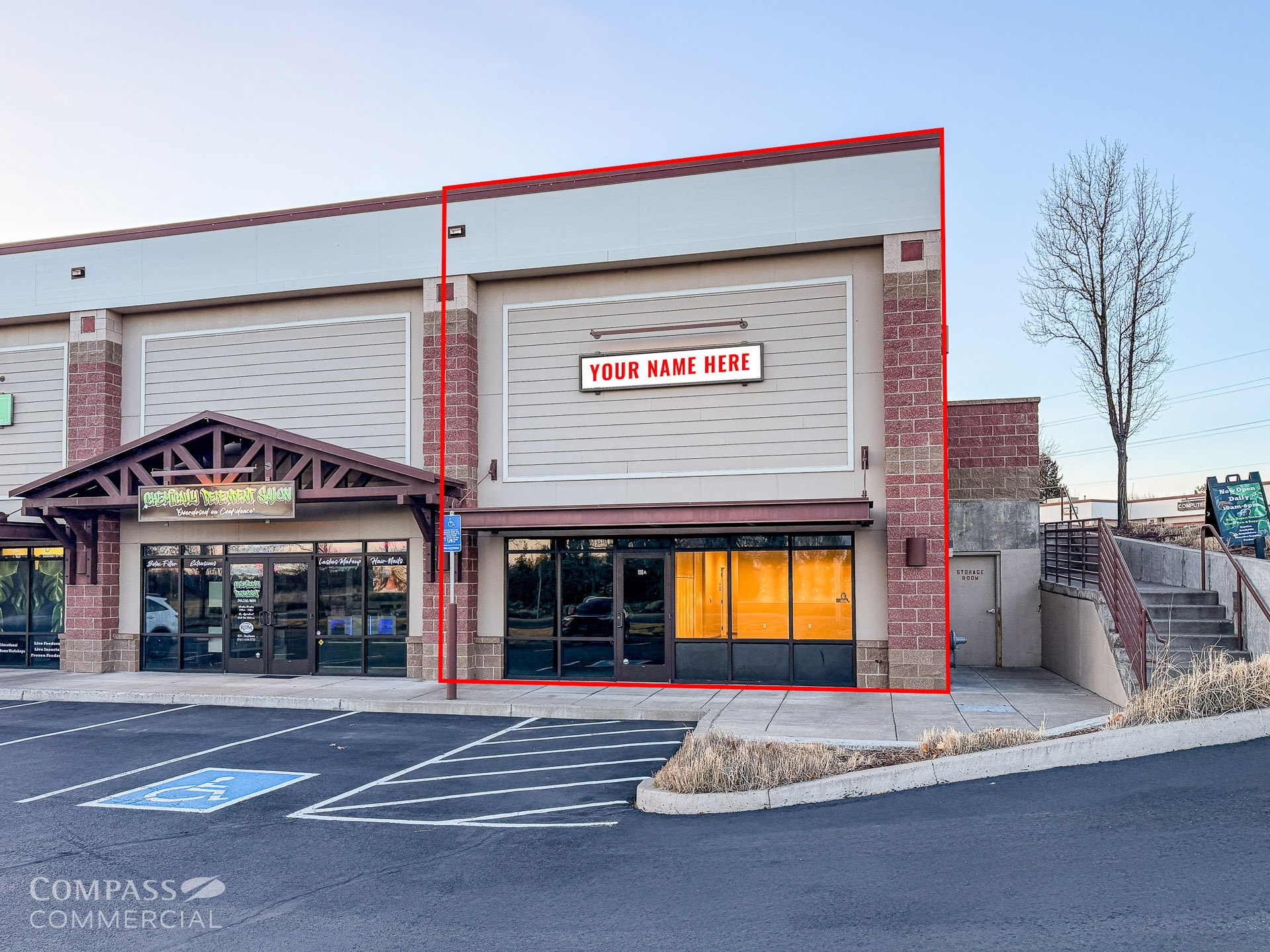 2276 SW Highland Ave, Redmond, OR for lease Interior Photo- Image 1 of 7