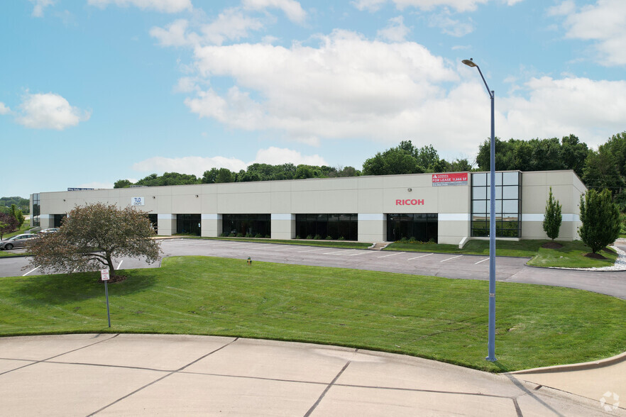 951-961 Harmsted Ct, Saint Charles, MO for lease - Building Photo - Image 1 of 5