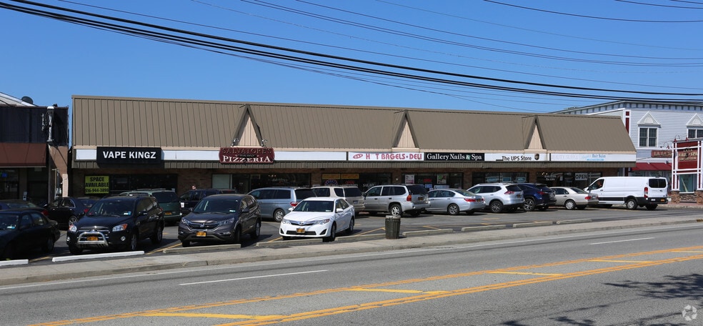122-132 Shore Rd, Port Washington, NY for lease - Building Photo - Image 3 of 8
