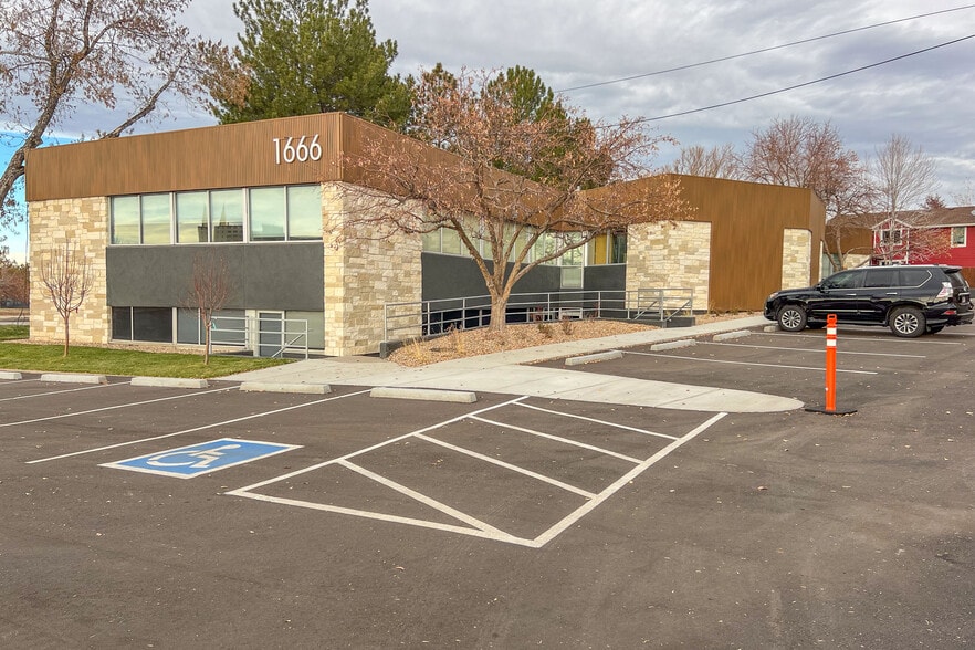 1666 S University Blvd, Denver, CO for lease - Building Photo - Image 1 of 21