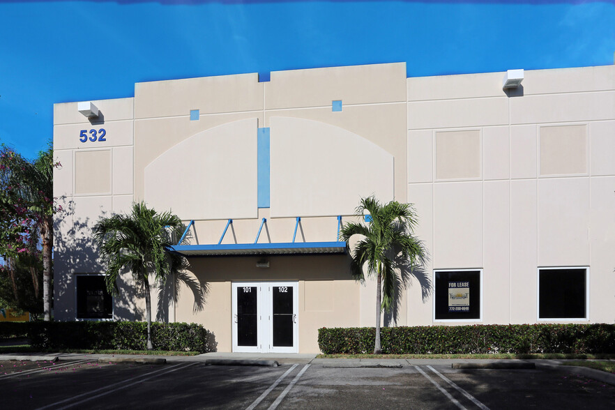 534 Mercantile Pl, Port Saint Lucie, FL for lease - Building Photo - Image 1 of 4