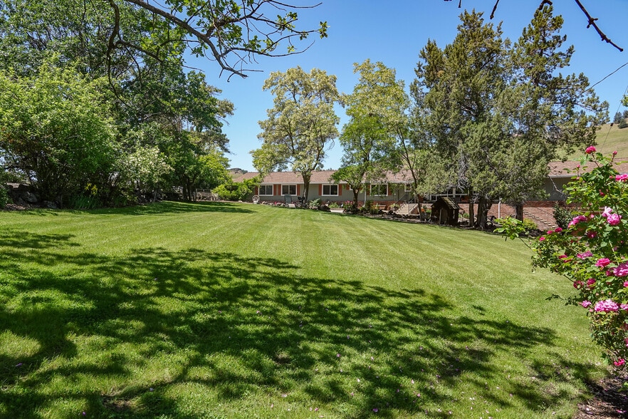 13305 Ager Beswick Rd, Montague, CA for sale - Building Photo - Image 2 of 68