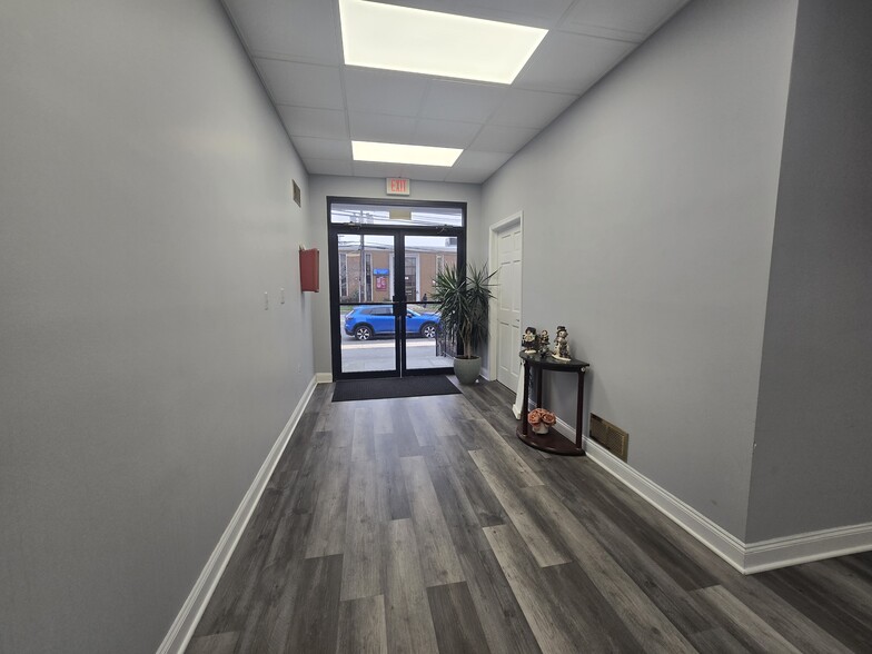 1000 Clifton Ave, Clifton, NJ for lease - Interior Photo - Image 3 of 4