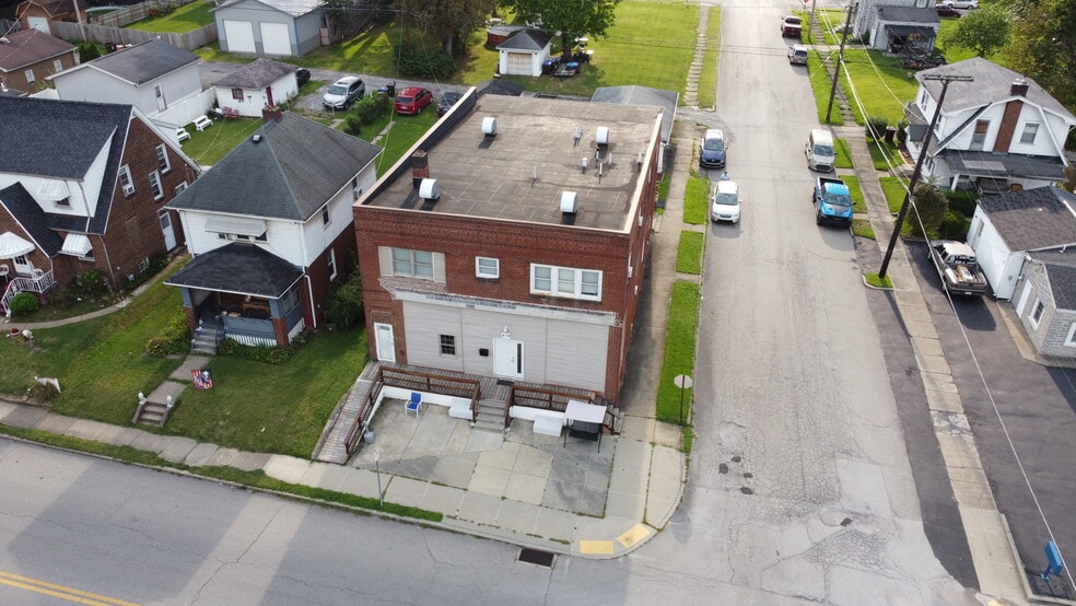 474 Stambaugh Ave, Sharon, PA for sale - Building Photo - Image 2 of 12