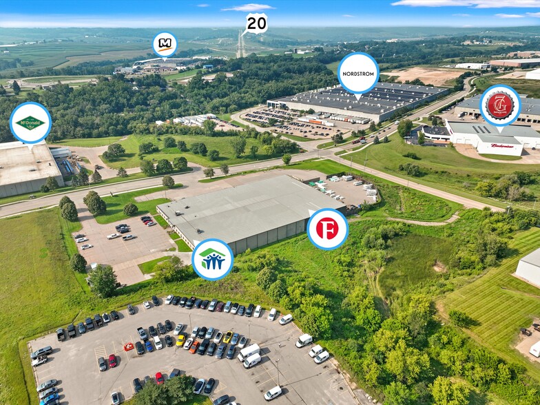 4949 Chavenelle Rd, Dubuque, IA for lease - Building Photo - Image 2 of 11