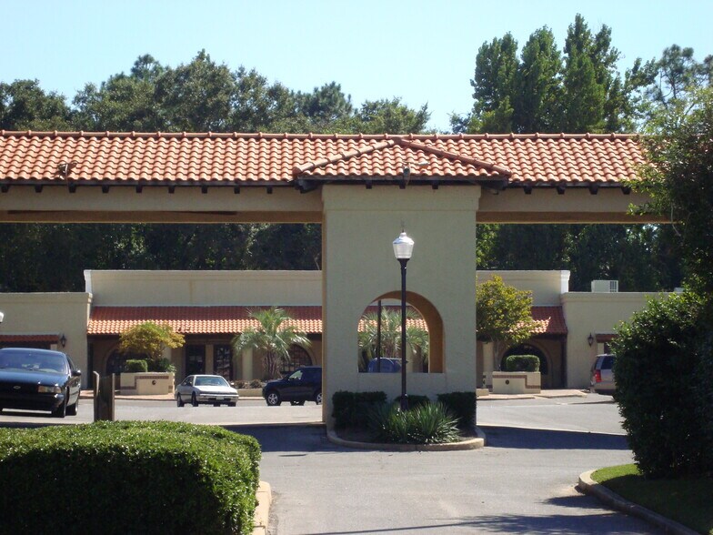 Airport Blvd, Mobile, AL à louer - Photo du bâtiment - Image 2 de 7