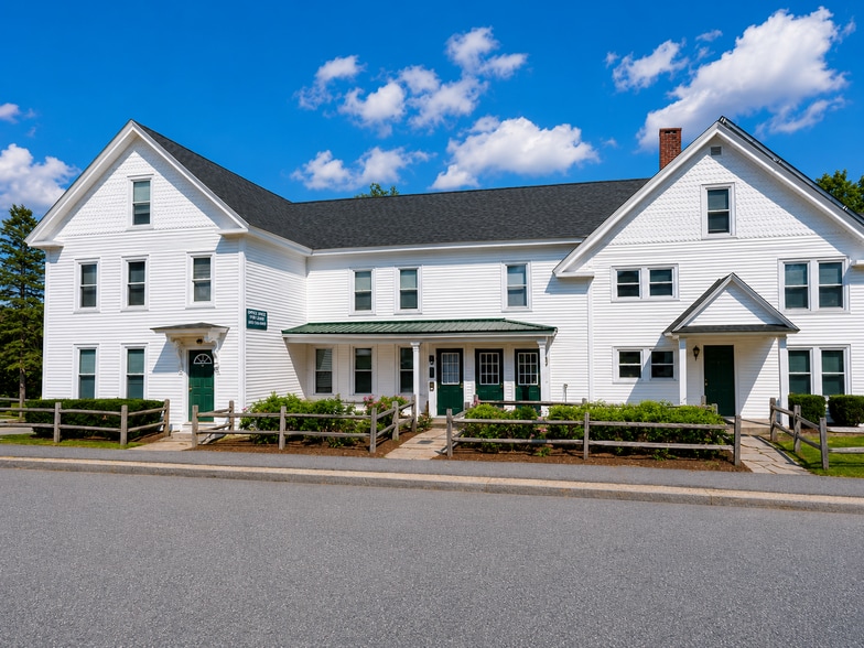 Plymouth Student Housing Portfolio portfolio of 9 properties for sale on LoopNet.ca - Building Photo - Image 3 of 11
