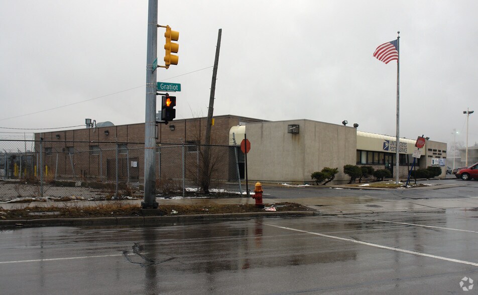 10254 Gratiot Ave, Detroit, MI à louer - Photo du bâtiment - Image 2 de 2