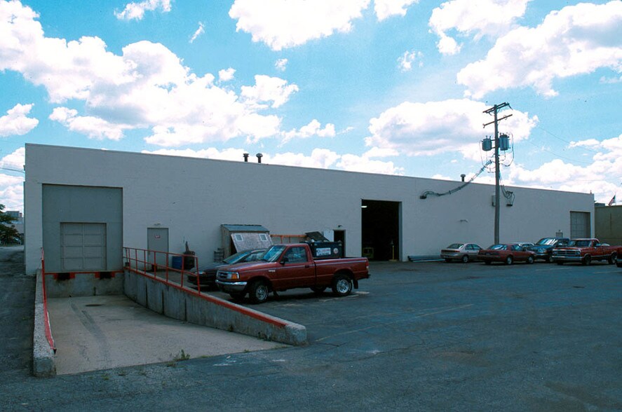 12119 Levan Rd, Livonia, MI à vendre - Autre - Image 2 de 8