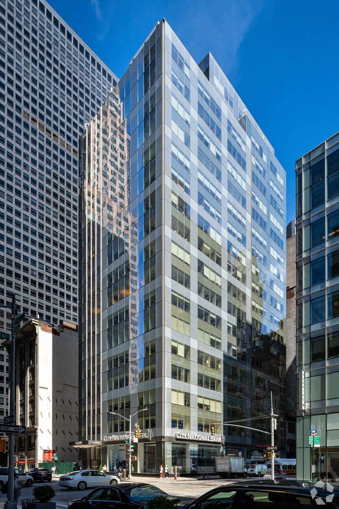 1140 Avenue of the Americas, New York, NY à louer Photo du bâtiment- Image 1 de 24