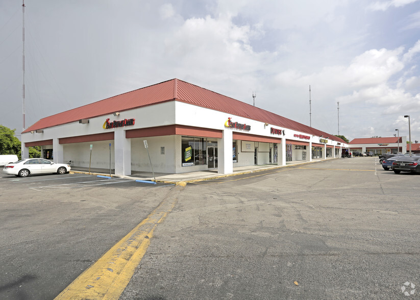19904 NW 2nd Ave, Miami, FL for lease - Primary Photo - Image 1 of 16