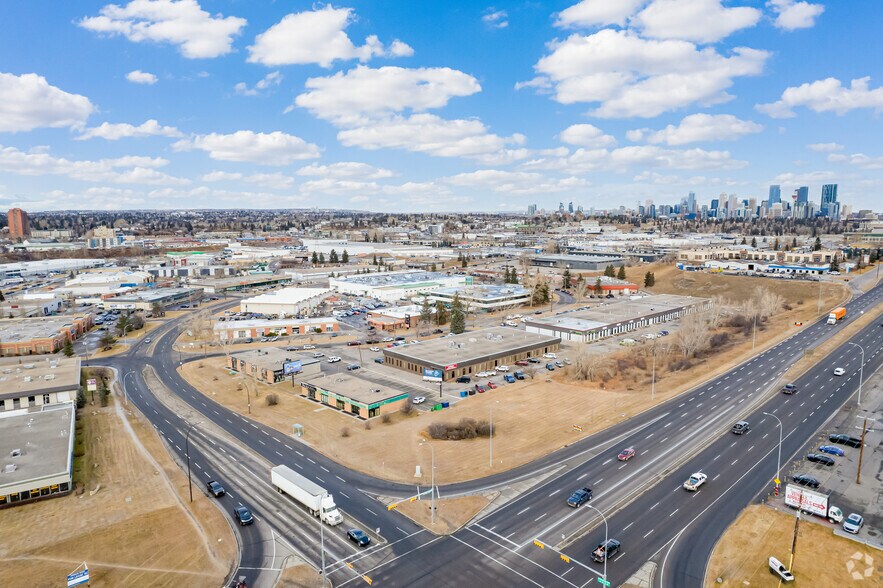 4620 Manilla Rd SE, Calgary, AB à vendre - Aérien - Image 2 de 5