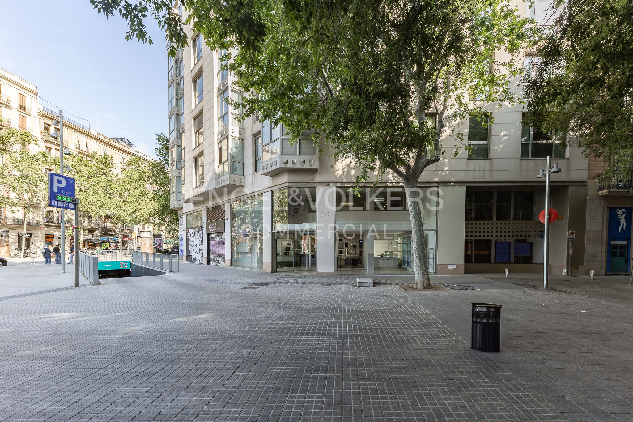 Commerce de détail dans Barcelone, Barcelona à louer Photo du bâtiment- Image 1 de 9