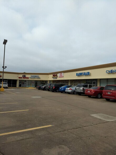 12313 Bellaire Blvd, Houston, TX à louer - Photo du bâtiment - Image 2 de 3