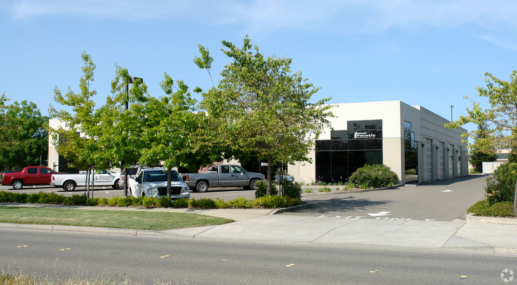 5793 Skylane Blvd, Windsor, CA for lease Building Photo- Image 1 of 4