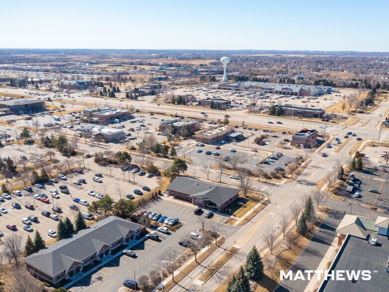 230 Stonegate Rd, Algonquin, IL à vendre - Photo du bâtiment - Image 3 de 3