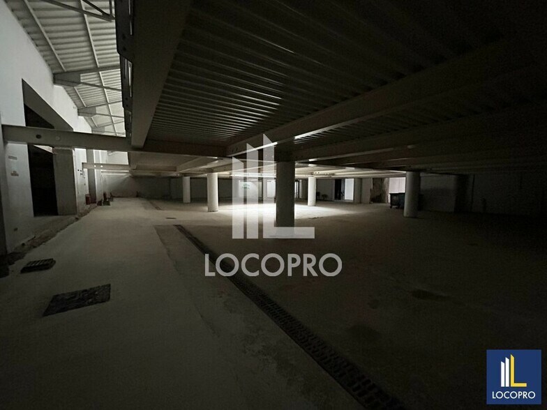 Retail in Cannes for sale - Interior Photo - Image 3 of 4