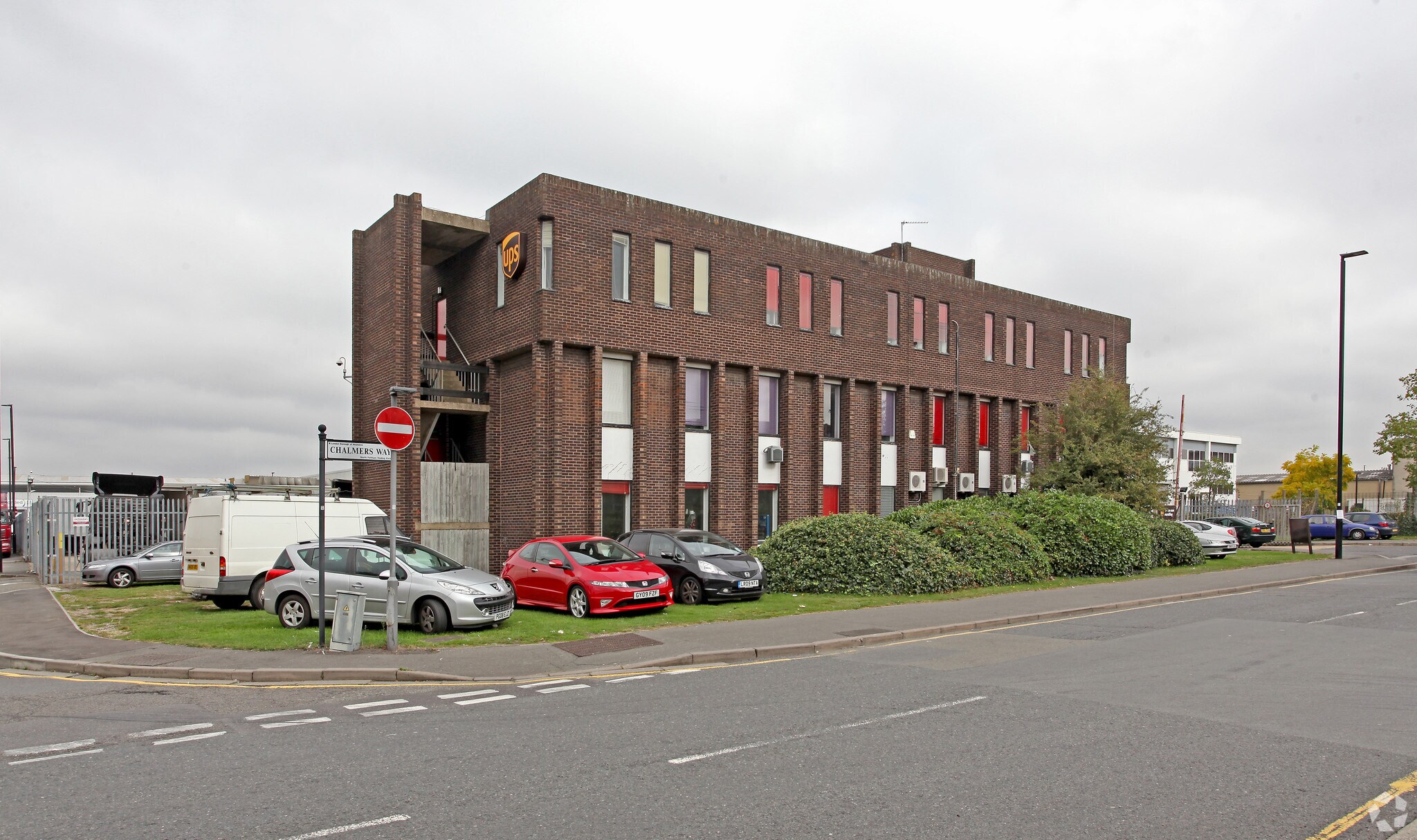 Central Way, Feltham à vendre Photo principale- Image 1 de 1