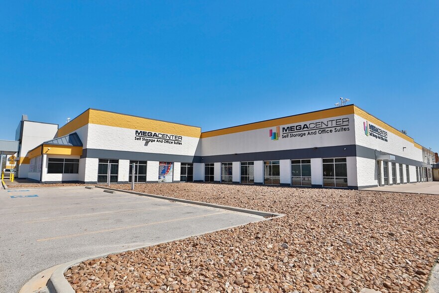 7075 FM 1960 Rd W, Houston, TX à louer - Photo du bâtiment - Image 3 de 22