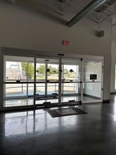 633 NE Loop 820, Hurst, TX à louer Photo du bâtiment- Image 2 de 19