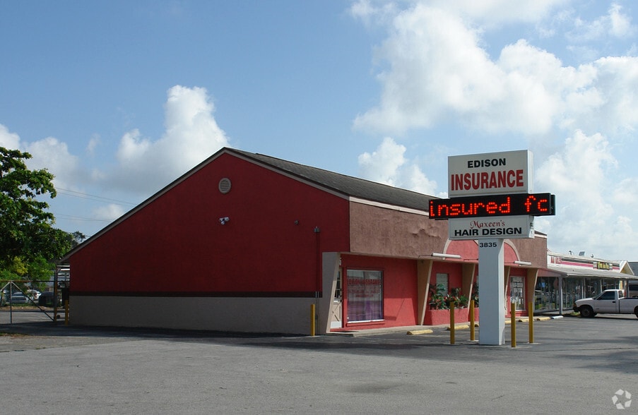 3835 Palm Beach Blvd, Fort Myers, FL for sale - Primary Photo - Image 1 of 3