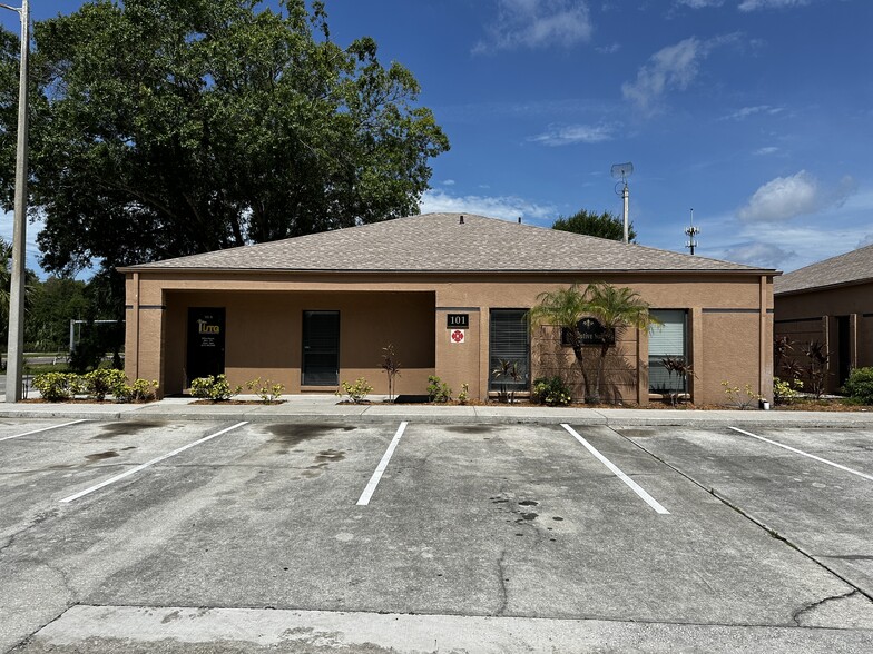 5121 Ehrlich Rd, Tampa, FL for sale - Building Photo - Image 1 of 7