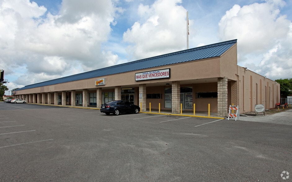 1-69 S Semoran Blvd, Orlando, FL for lease - Building Photo - Image 1 of 4