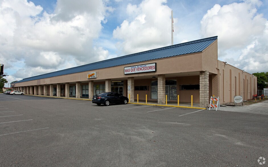 1-69 S Semoran Blvd, Orlando, FL for lease - Building Photo - Image 2 of 4