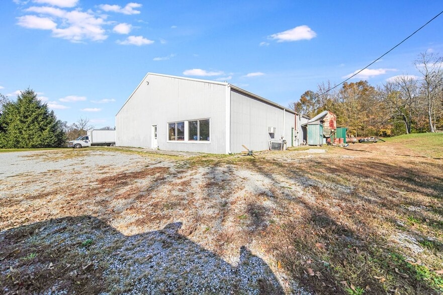 264 Saint Catherine St, New Haven, KY for sale - Building Photo - Image 3 of 8