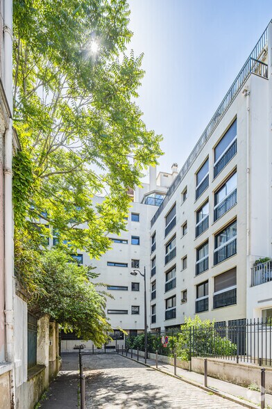 27-29 Rue Ledion, Paris à vendre - Photo du bâtiment - Image 3 de 4