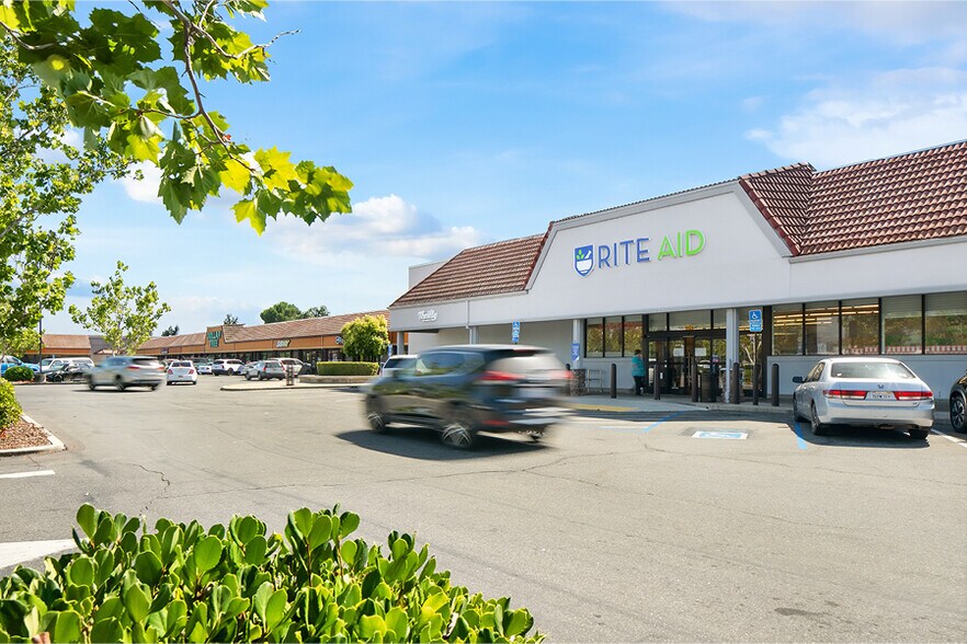 6536 Westside Rd, Redding, CA à vendre - Photo du bâtiment - Image 2 de 6