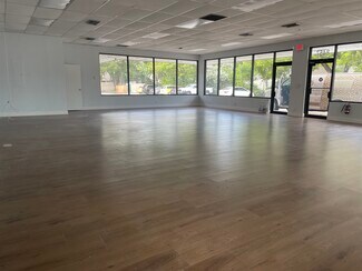 Plus de détails pour 8455-8471 W Oakland Park Blvd, Sunrise, FL - Bureau/Commerce de détail, Commerce de détail à louer