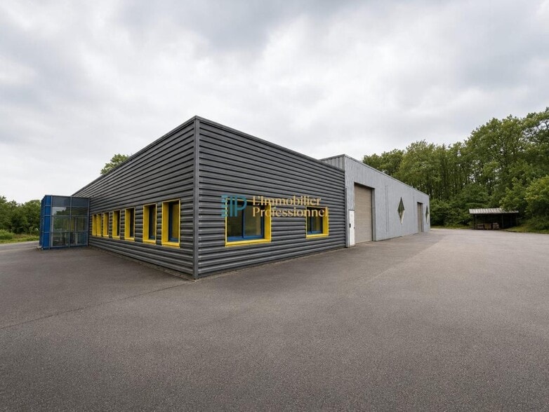 Industrial in Lorient for sale - Building Photo - Image 1 of 12