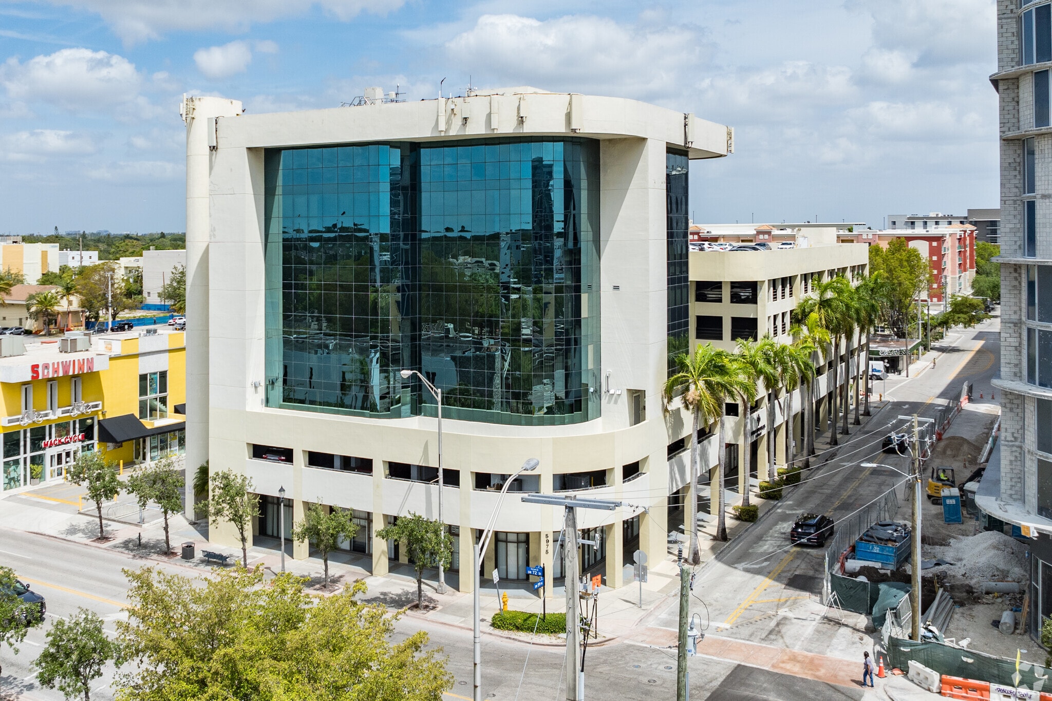 5975 Sunset Dr, Miami, FL for lease Building Photo- Image 1 of 5