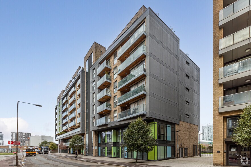 18-30 Norman Rd, Londres à vendre - Photo du bâtiment - Image 2 de 3
