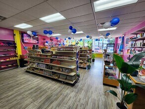 4916-4926 N Pulaski Rd, Chicago, IL for lease Interior Photo- Image 2 of 4