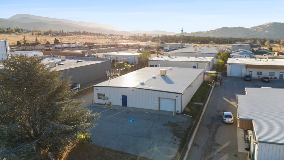 20601 Santa Lucia St. portefeuille de 2 propriétés à vendre sur LoopNet.ca - Aérien - Image 2 de 7