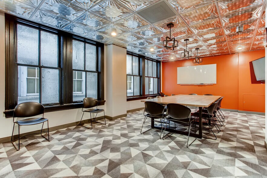 310 SW 4th Ave, Portland, OR à louer - Photo intérieure - Image 3 de 17