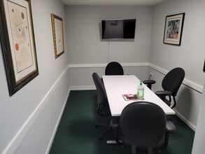 160 Durham Ave, Metuchen, NJ for lease Interior Photo- Image 1 of 8