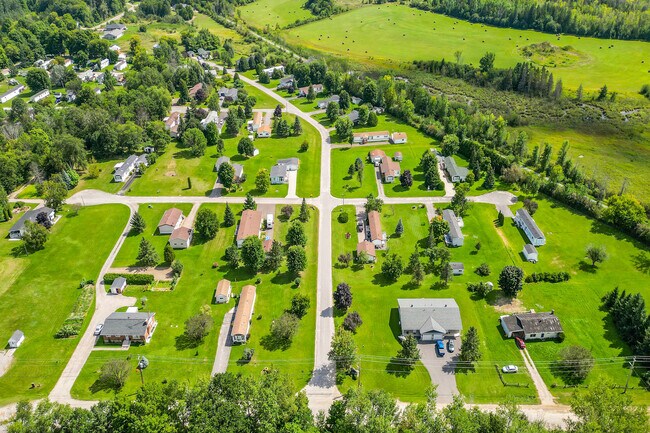Plus de détails pour 65 Pleasant View Dr, Horton, ON - Terrain à vendre