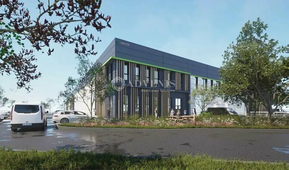 Industrial in Coignières for lease - Building Photo - Image 1 of 2