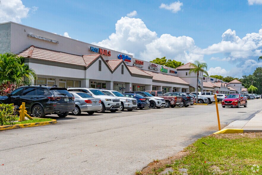 9526 SW 137th Ave, Miami, FL à louer - Photo principale - Image 1 de 1