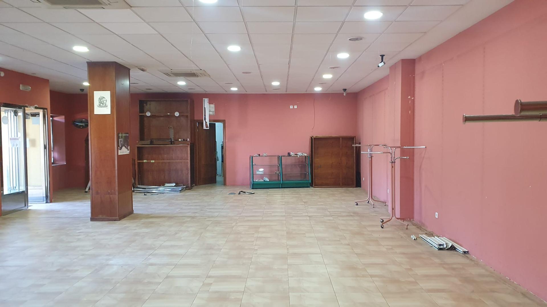 Commerce de détail dans Cáceres, Cáceres à vendre Photo du bâtiment- Image 1 de 7