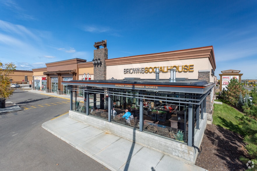 200 Southridge Dr, Okotoks, AB for lease - Building Photo - Image 2 of 5