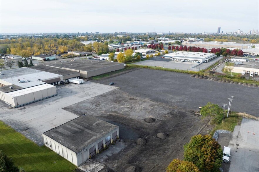 60 Bud Mil Dr, Buffalo, NY à louer - Photo du bâtiment - Image 2 de 10