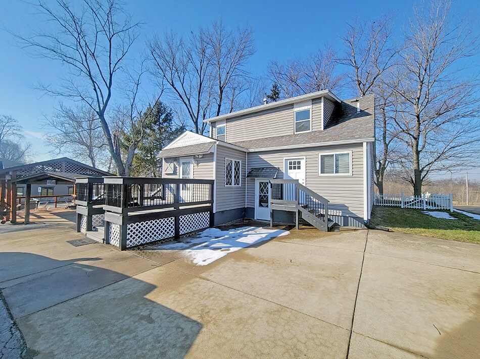 8044 N Illinois St, Caseyville, IL for sale Primary Photo- Image 1 of 23